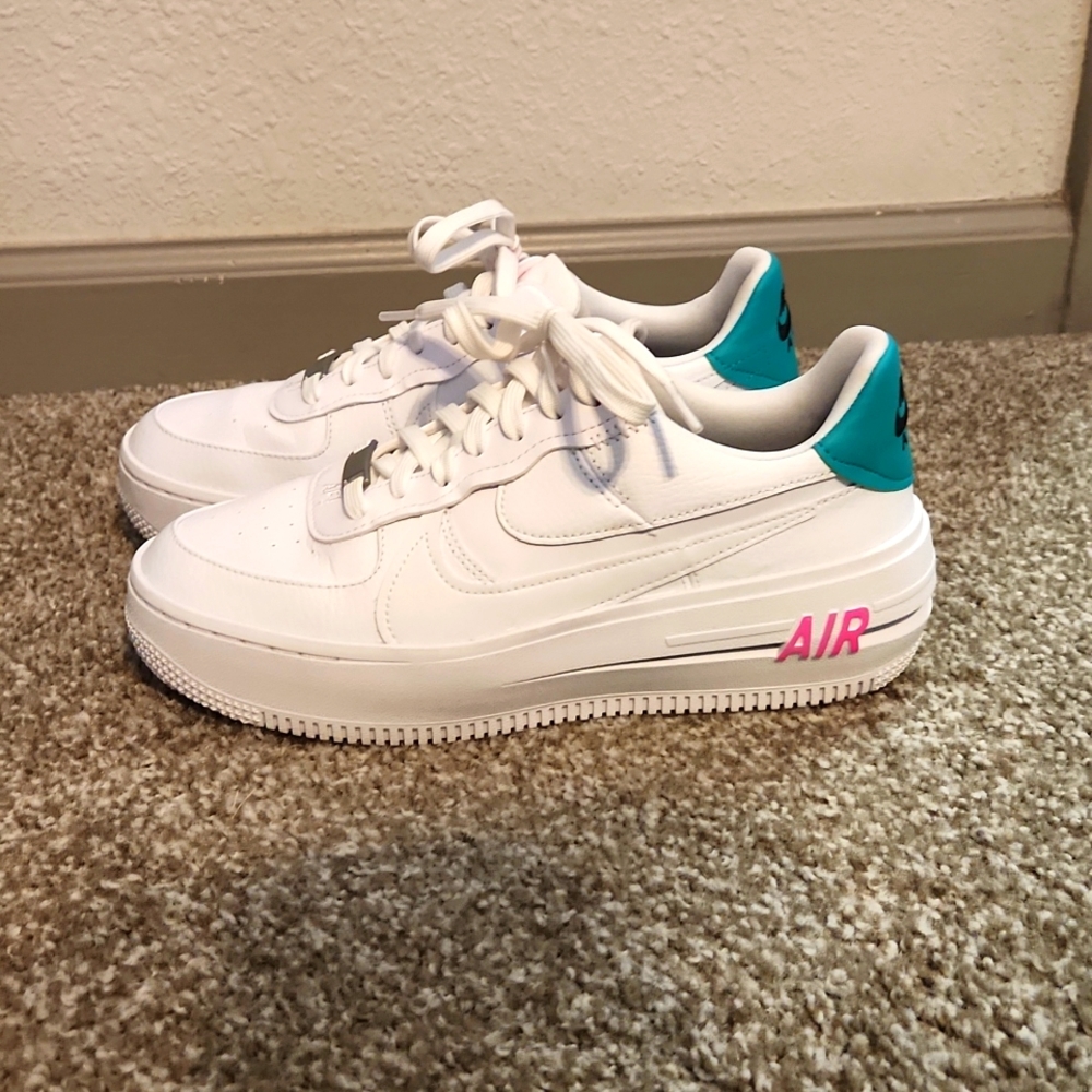 Womens Nike Air Force 1